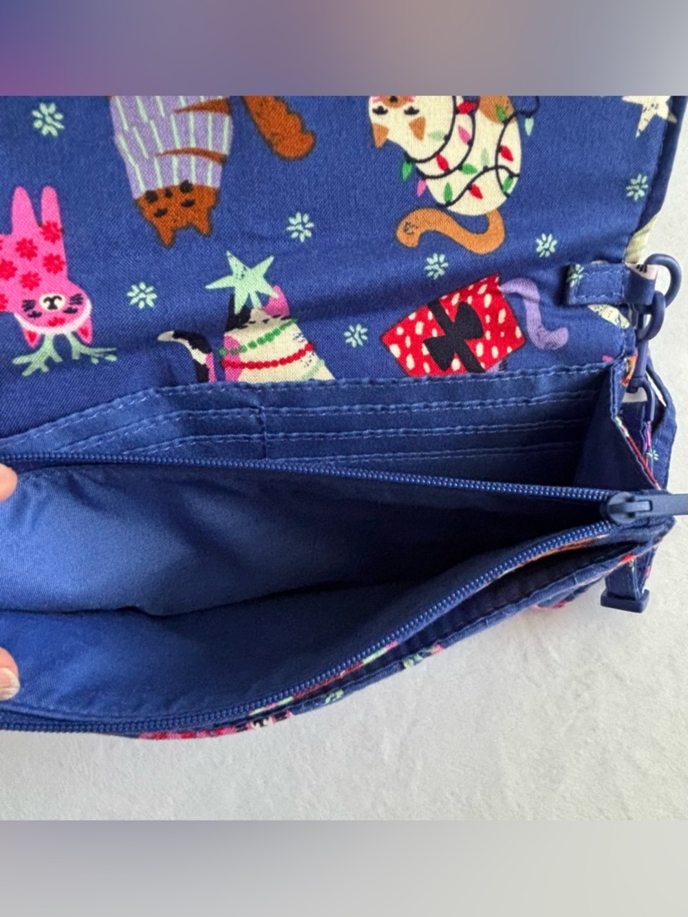 Vera Bradley Catnip Christmas Wallet Crossbody NWT - Picture 9 of 14